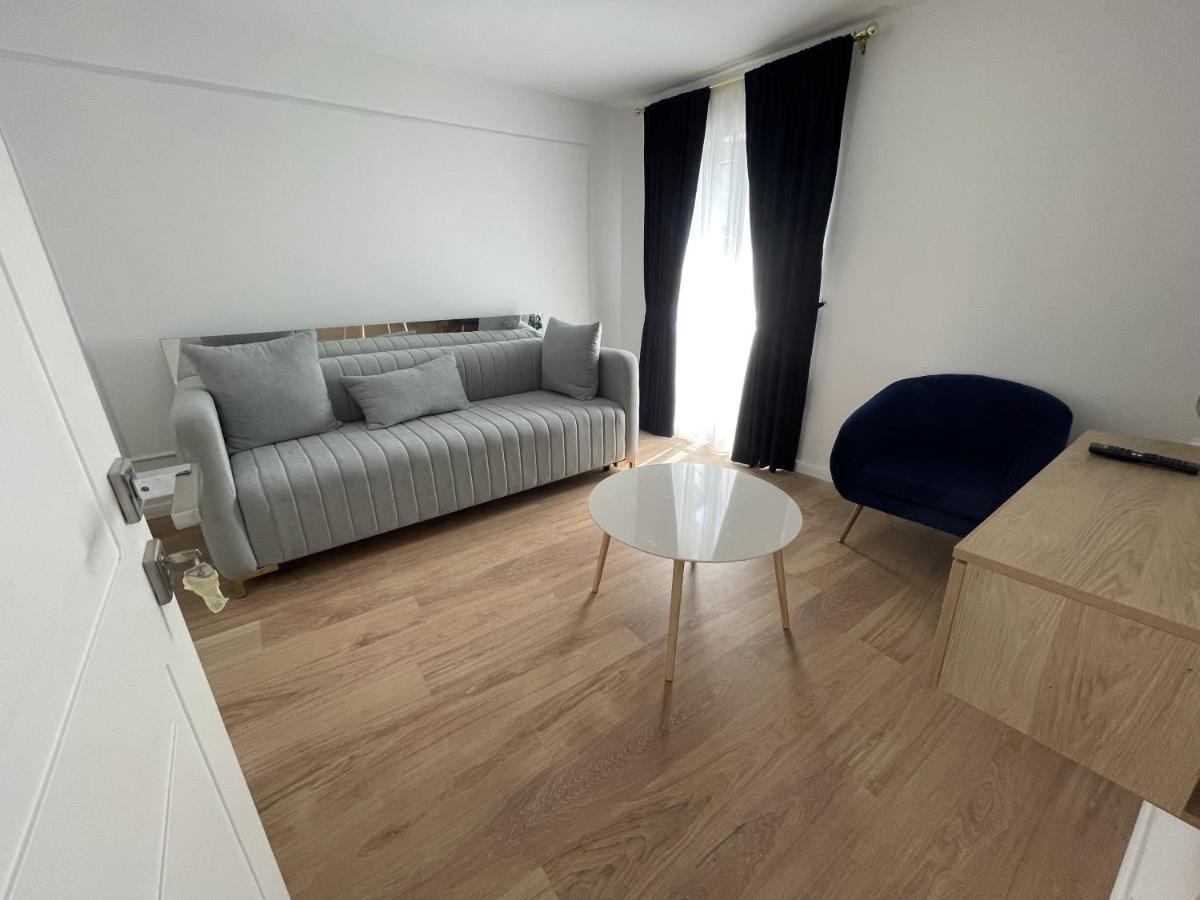 Petrovac Lungomare Apartments מראה חיצוני תמונה