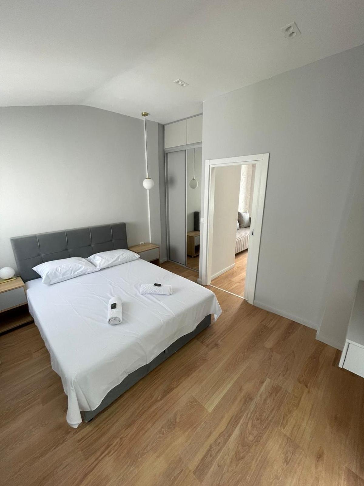 Petrovac Lungomare Apartments מראה חיצוני תמונה
